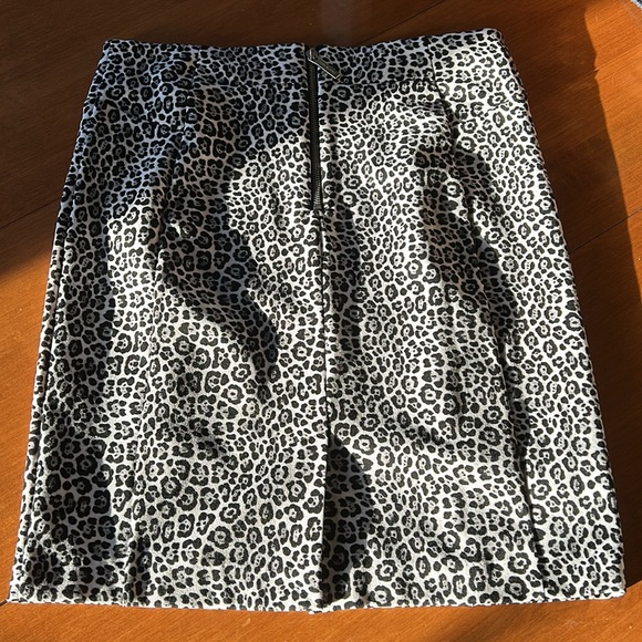 Michael Kors Snow Leopard Print Skirt - Picture 4 of 8